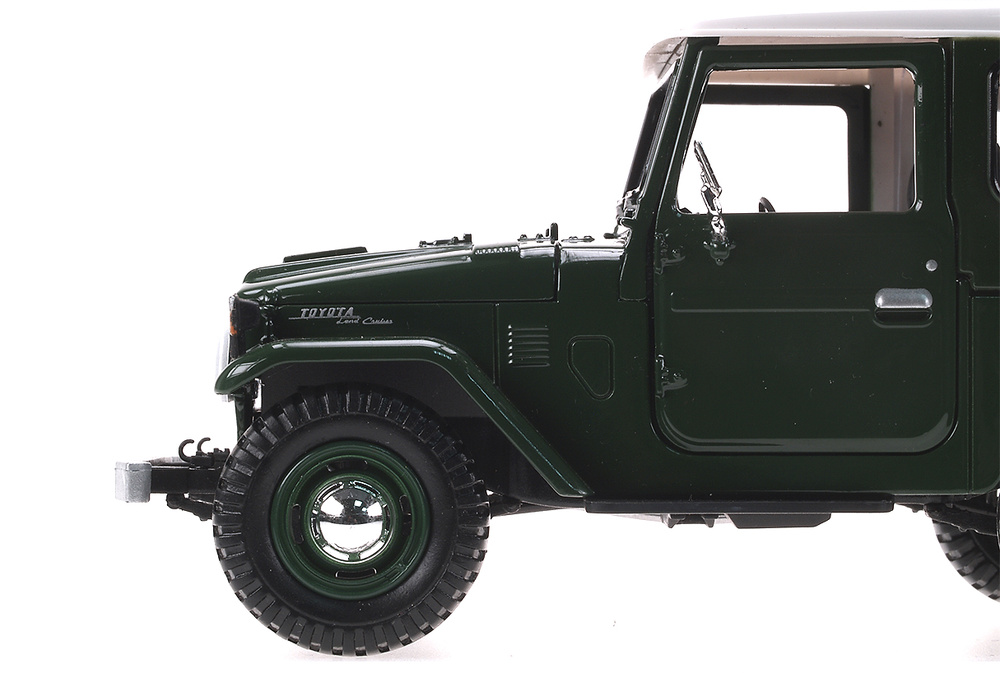 Toyota FJ 40 Soft Top (19760) Motormax 79323GN 1:24 