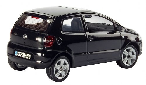 Volkswagen Fox (2005) Schuco 04721 1/43 