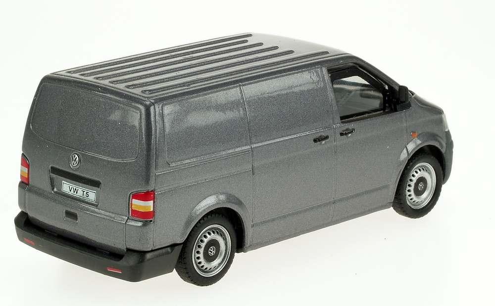 Volkswagen T5 Cerrada (2003) Cararama 1/43 