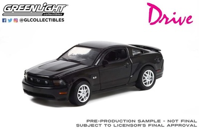 Ford Mustang GT 5.0 -Drive (2011) Greenlight 1/64