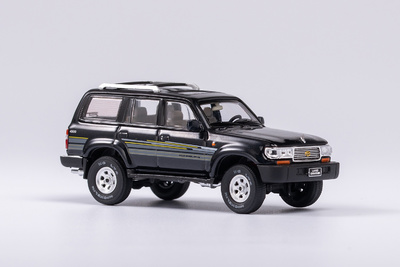 Miniatura Toyota Land Cruiser J80 - 1990 Keng Fai / Kilo Works 640312 escala 1/64