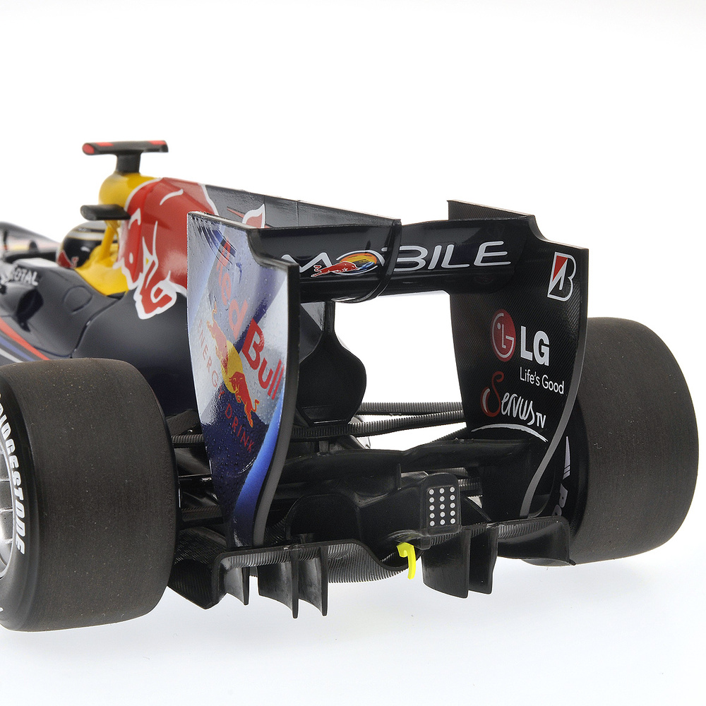 Red Bull RB6 nº 5 Sebastian Vettel (2010) Minichamps 1/18